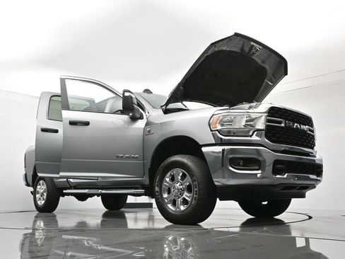 Used 2024 RAM 2500 Big Horn AWD/4WD image 54