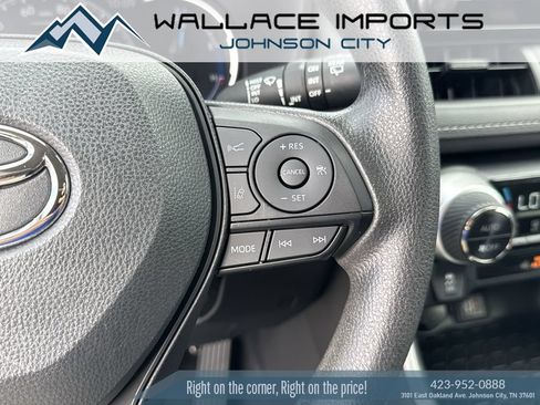 Used 2023 Toyota RAV4 XLE AWD/4WD image 30