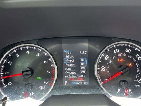Used 2021 Toyota RAV4 XLE FWD image 14