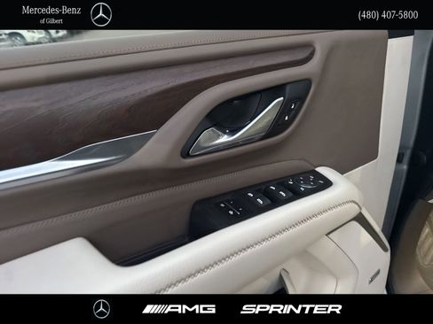 Used 2021 GMC Yukon XL Denali w/ Denali Premium Package image 13