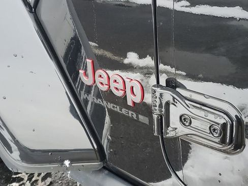 Used 2024 Jeep Wrangler Unlimited Rubicon image 30