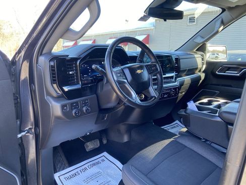 Used 2022 Chevrolet Silverado 1500 LT w/ Safety Package image 16