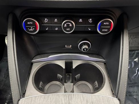 Used 2022 Alfa Romeo Stelvio Sprint image 19