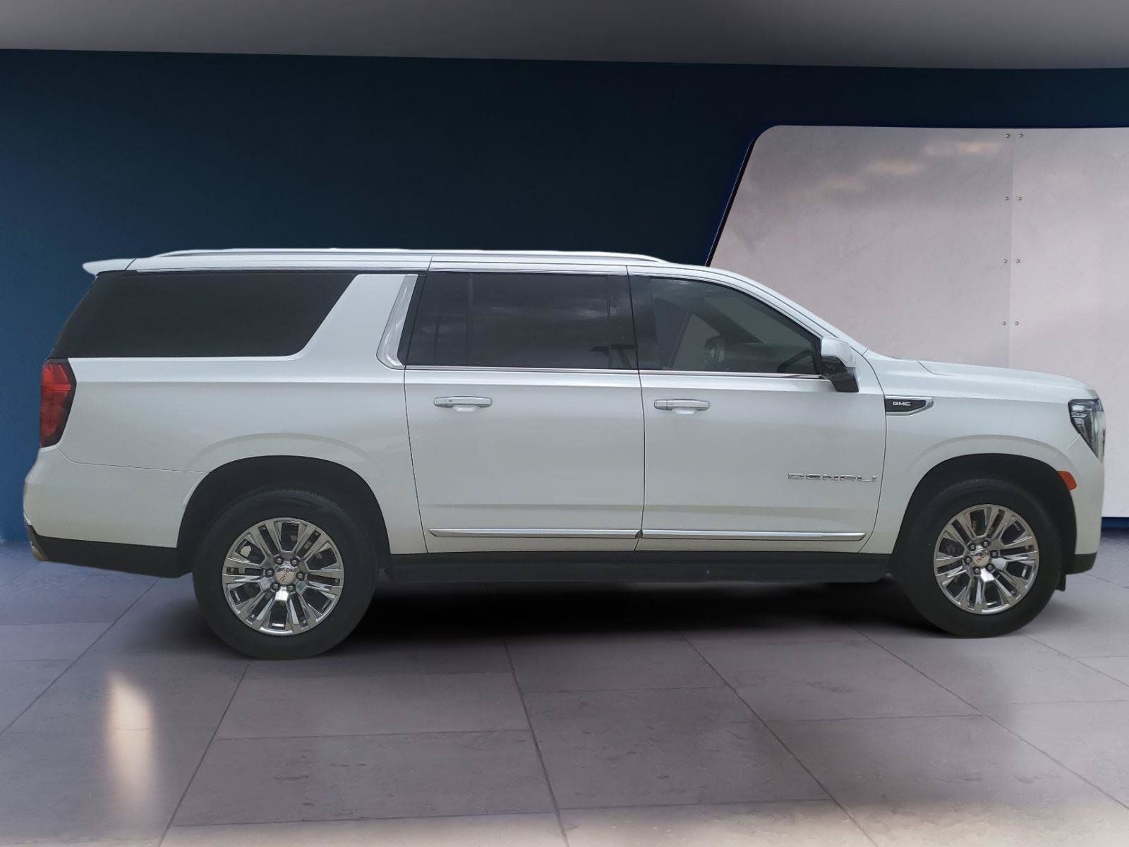 Used 2022 GMC Yukon XL Denali RWD image 6