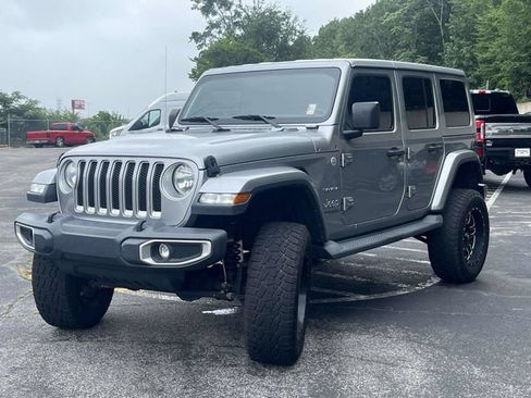 Used 2018 Jeep Wrangler Unlimited Sahara w/ Dual Top Group AWD/4WD image 8