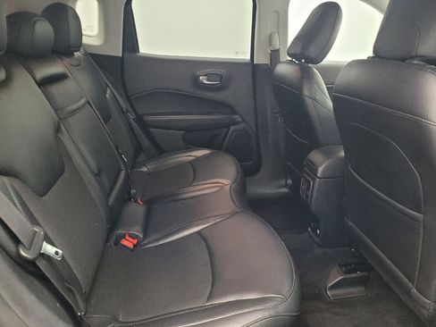 Used 2019 Jeep Compass Latitude FWD image 19