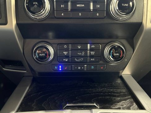 Certified 2020 Ford F150 Platinum w/ Equipment Group 701A Luxury AWD/4WD image 25