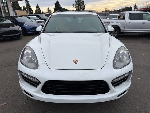 Used 2014 Porsche Cayenne Turbo S image 12