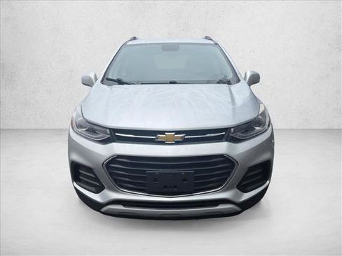 Used 2019 Chevrolet Trax LT w/ LT Convenience Package image 2