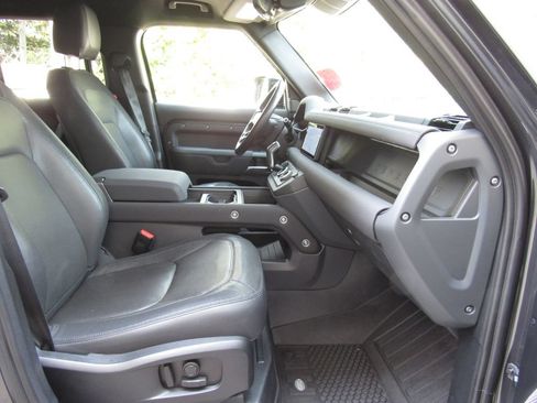 Used 2023 Land Rover Defender 110 X-Dynamic SE AWD/4WD image 20
