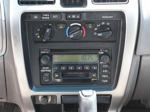 Used 2002 Toyota 4Runner SR5 AWD/4WD image 21