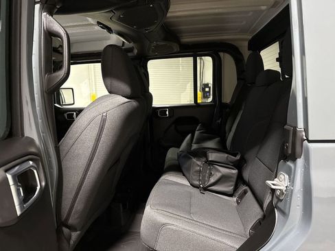 New 2026 Jeep Gladiator Sport image 22