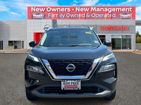 Used 2023 Nissan Rogue SV w/ SV Premium B Package AWD/4WD image 4