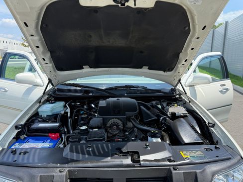 Used 2005 Lincoln Town Car Signature image 17