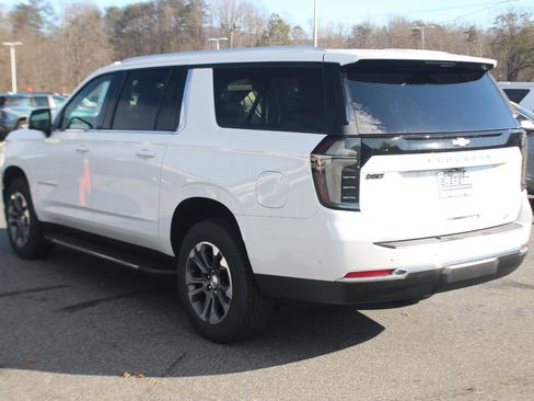 New 2026 Chevrolet Suburban LT w/ Comfort Package image 5