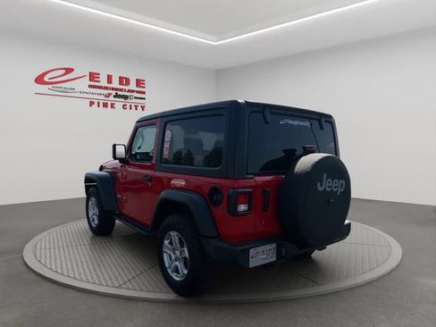 Used 2019 Jeep Wrangler Sport AWD/4WD image 7