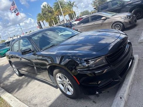 Used 2023 Dodge Charger SXT image 3