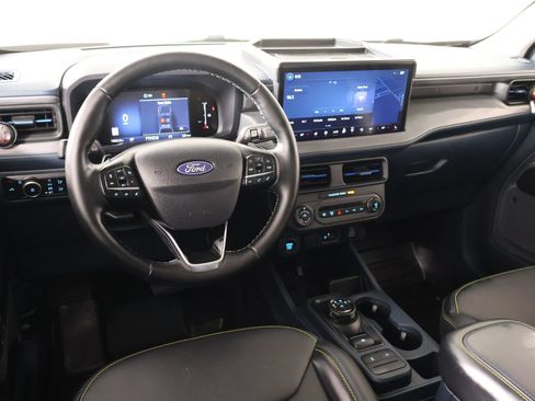 Used 2025 Ford Maverick Lobo AWD/4WD image 2