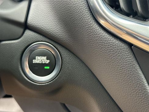 Used 2023 Chevrolet Equinox LT FWD image 15