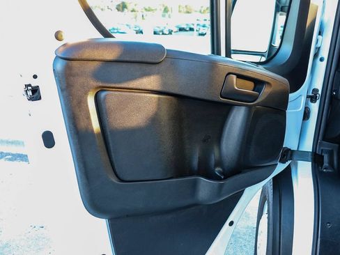 Used 2025 RAM ProMaster 2500 w/ U-Haul Equipment Group FWD image 22