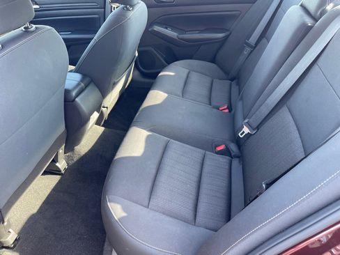 Used 2025 Nissan Altima 2.5 SV image 12