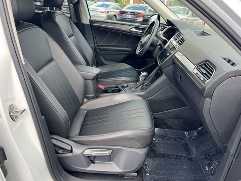 Used 2022 Volkswagen Tiguan SE AWD/4WD image 26