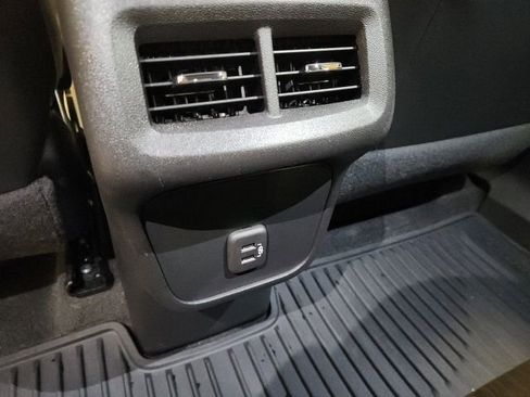 Used 2023 Chevrolet Equinox RS image 24