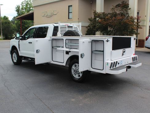 Used 2025 Ford F350 XLT AWD/4WD image 18