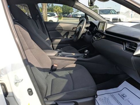 Used 2018 Toyota C-HR XLE FWD image 34