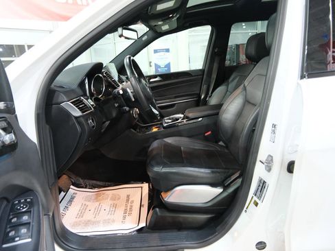 Used 2019 Mercedes-Benz GLS 550 4MATIC w/ Driver Assistance Package image 17