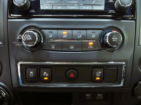 Used 2022 Nissan Titan SV image 19