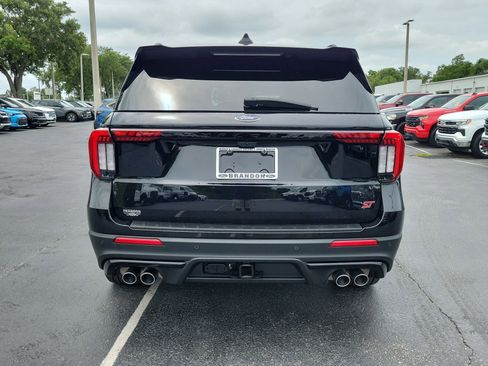 Certified 2025 Ford Explorer ST w/ Sun And Sound Package AWD/4WD image 8