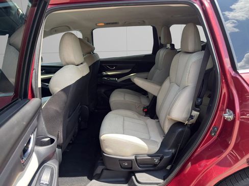 Used 2019 Subaru Ascent Premium AWD/4WD image 11