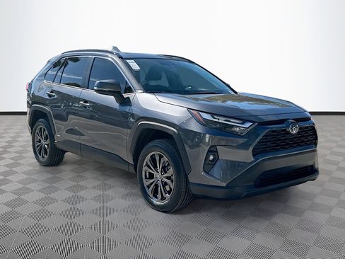 Used 2022 Toyota RAV4 XLE Premium image 1