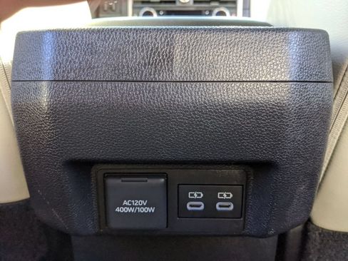 Used 2024 Toyota Tacoma Limited w/ Limited Package (LT) AWD/4WD image 18