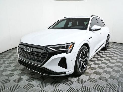 Used 2024 Audi Q8 e-tron Premium Plus AWD/4WD image 16