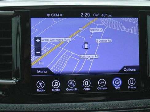 Used 2017 Chrysler Pacifica Limited image 21