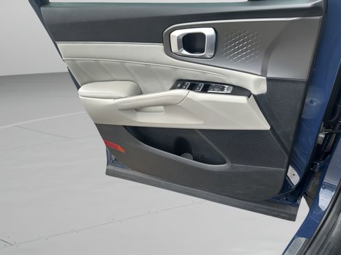Certified 2025 Kia Sorento SX FWD image 31
