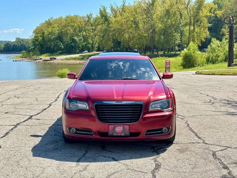 Used 2014 Chrysler 300 S AWD/4WD image 2
