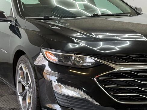 Used 2020 Chevrolet Malibu LT image 2