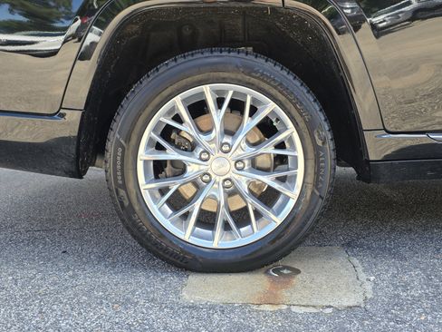 Used 2021 Jeep Grand Cherokee L Summit w/ Luxury Tech Group V image 56