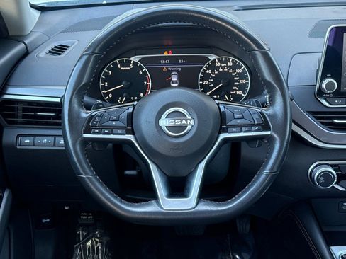 Used 2024 Nissan Altima 2.5 SR FWD image 17