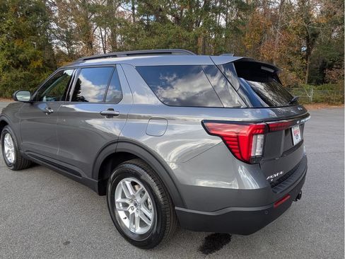 Used 2026 Ford Explorer Active w/ Active Comfort Package RWD image 10