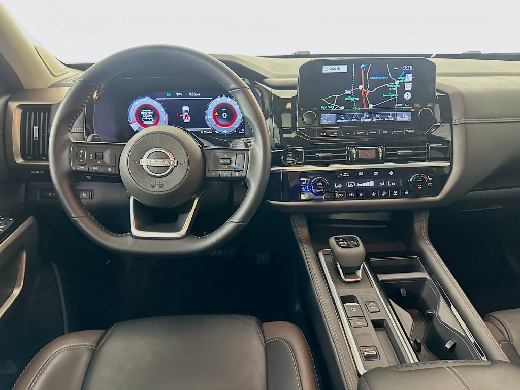 Used 2025 Nissan Pathfinder Platinum FWD image 23