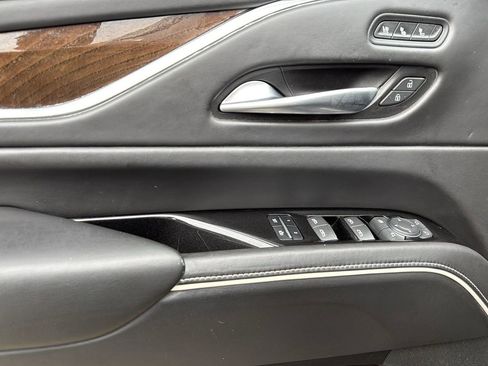 Used 2021 Cadillac Escalade Sport Platinum image 12