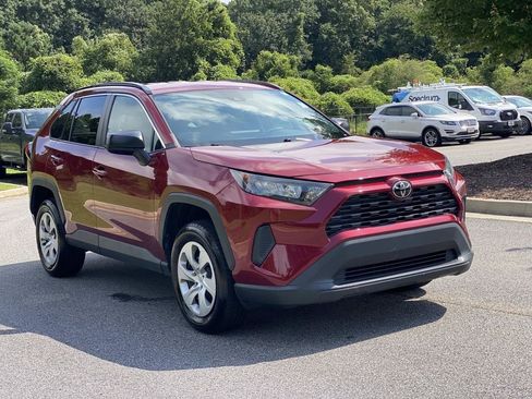 Used 2021 Toyota RAV4 LE FWD image 1
