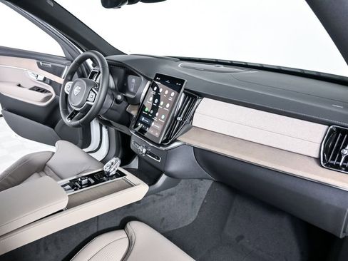 New 2026 Volvo XC90 B6 Ultra w/ Protection Package Premier AWD/4WD image 24
