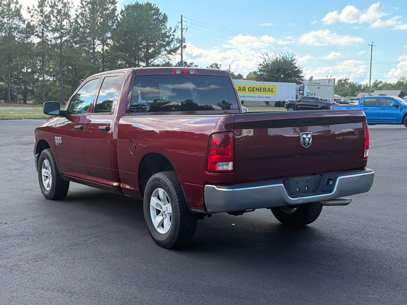 Used 2024 RAM 1500 Classic SLT AWD/4WD image 7