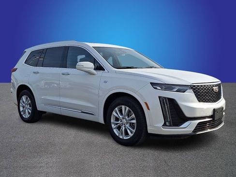 Certified 2023 Cadillac XT6 Luxury image 3