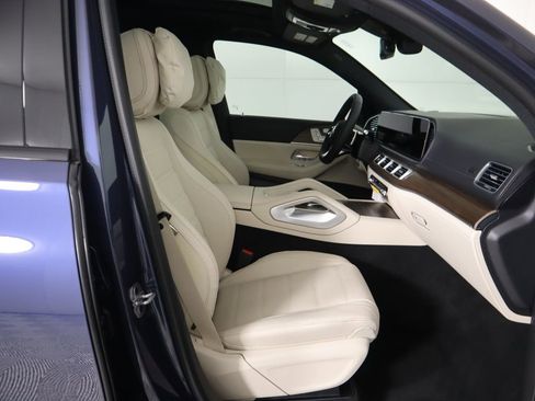 New 2026 Mercedes-Benz GLS 580 4MATIC image 22